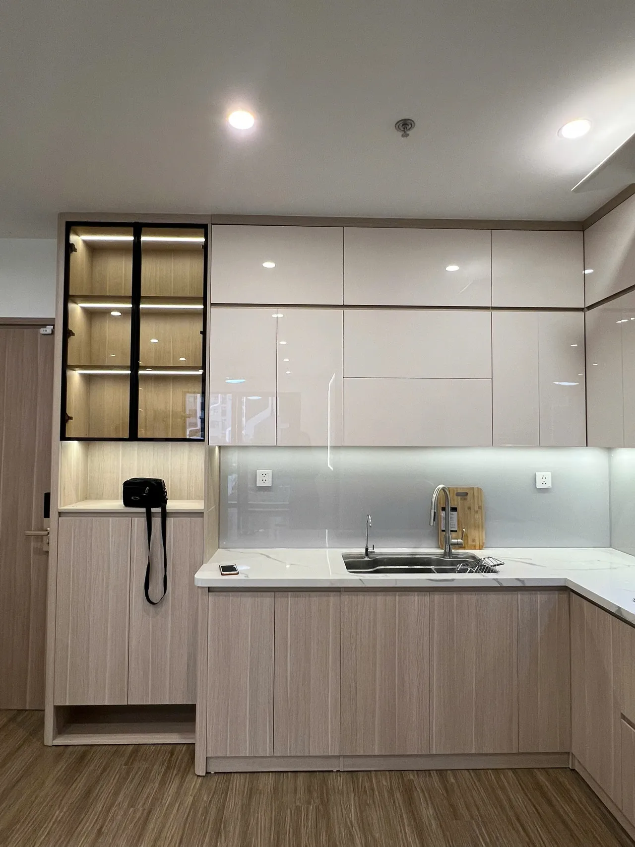Căn 2PN Hiện đại — GS5 Vinhomes Smart City — bếp – phòng ăn, hoàn thiện thực tế
