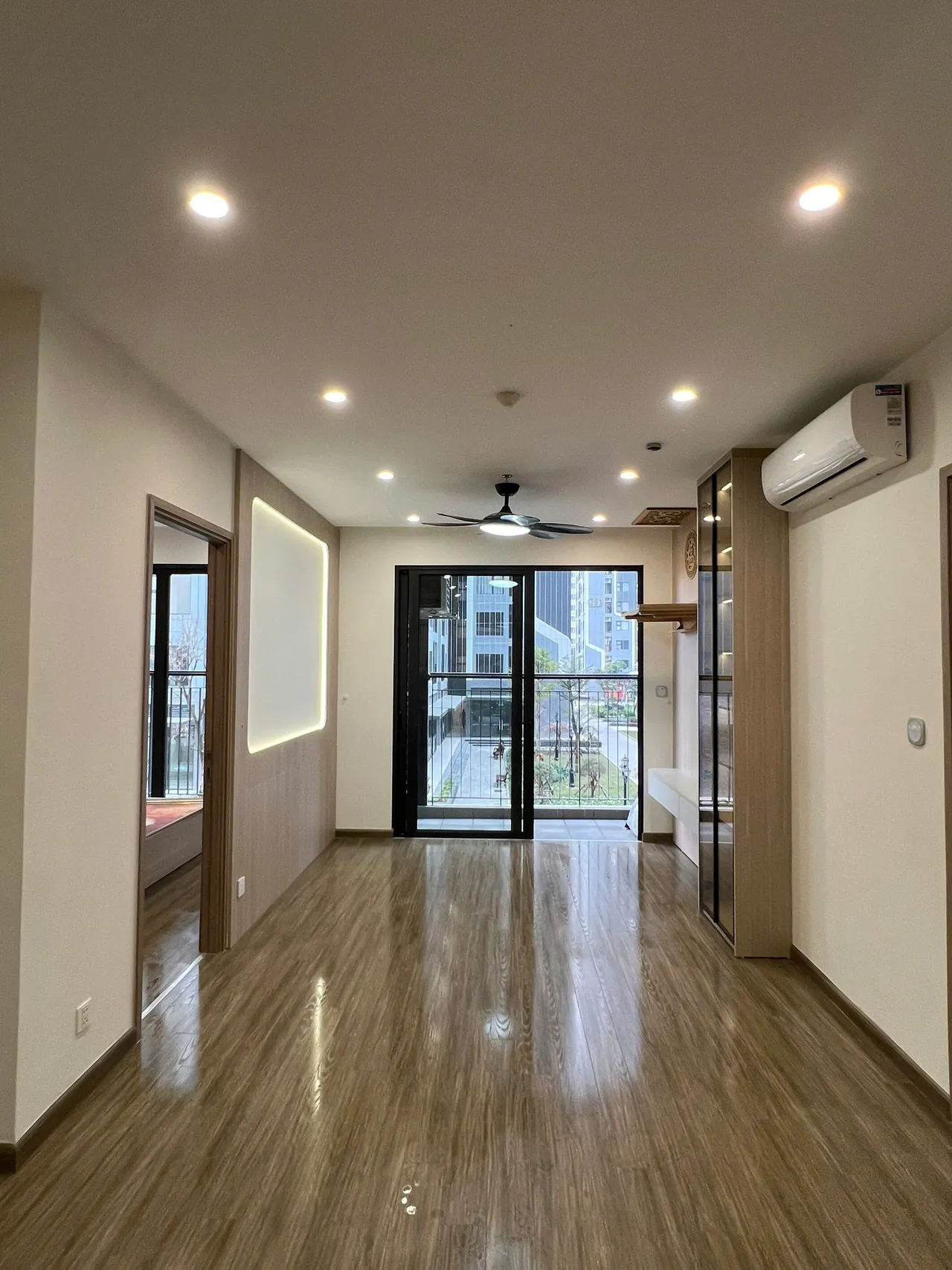 Căn 2PN Hiện đại — GS5 Vinhomes Smart City — phòng khách, hoàn thiện thực tế