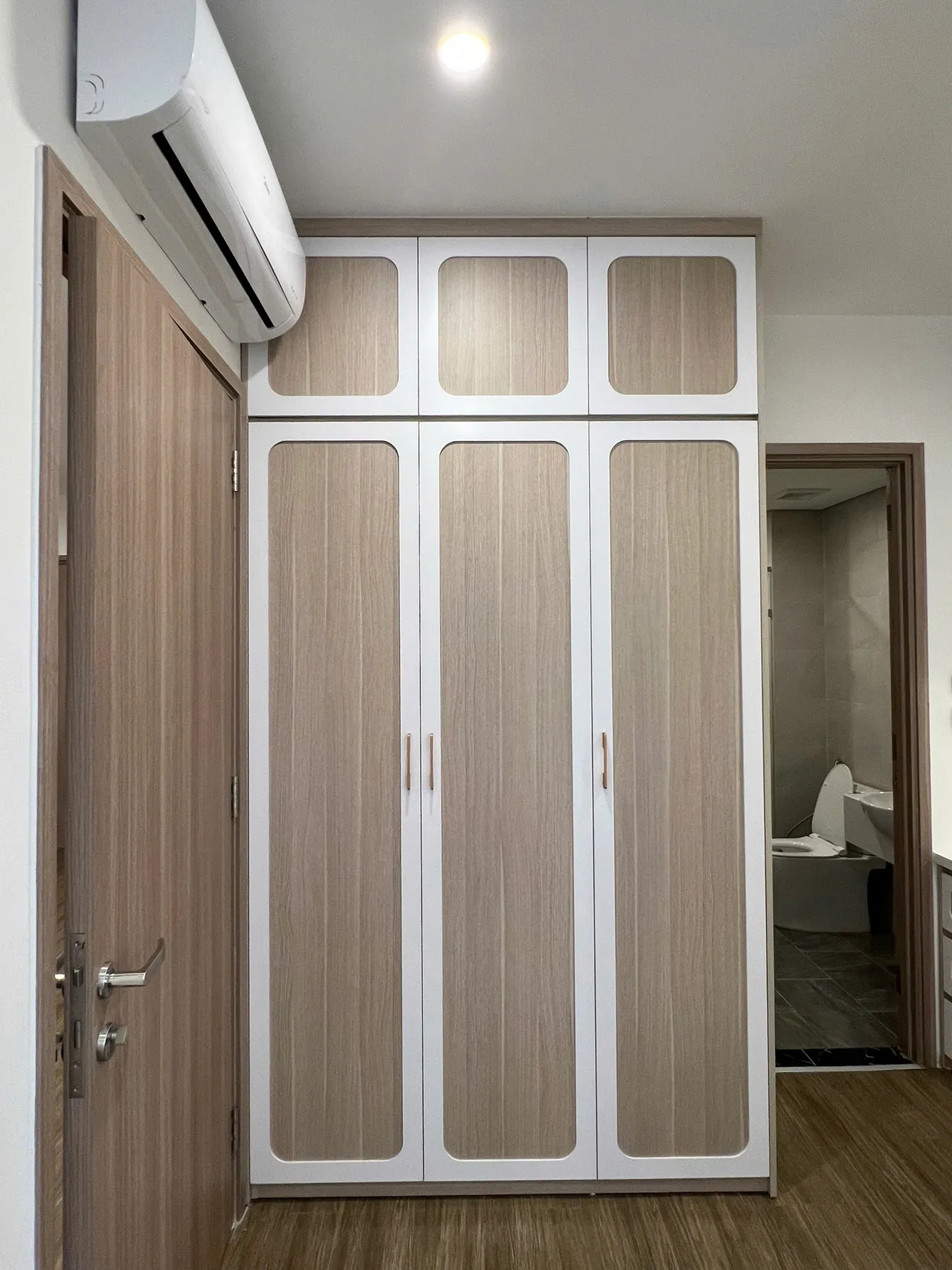 Căn 2PN Hiện đại — GS5 Vinhomes Smart City — phòng ngủ master, hoàn thiện thực tế