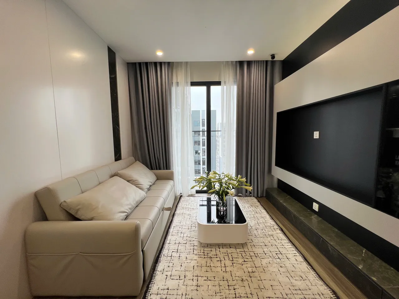 Căn 2PN Hiện đại — GS5 Vinhomes Smart City — phòng khách, hoàn thiện thực tế