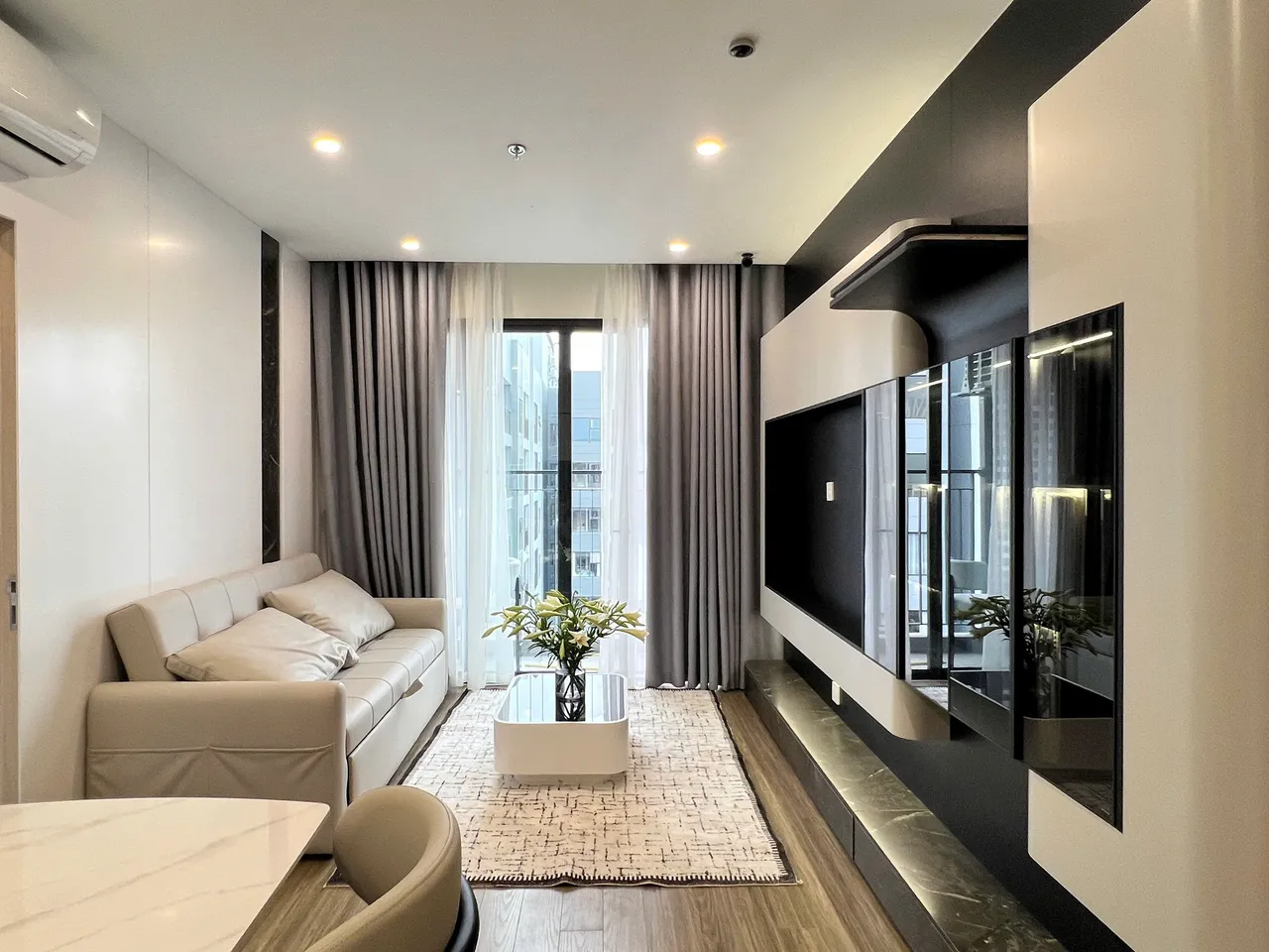 Căn 2PN Hiện đại — GS5 Vinhomes Smart City — phòng khách, hoàn thiện thực tế