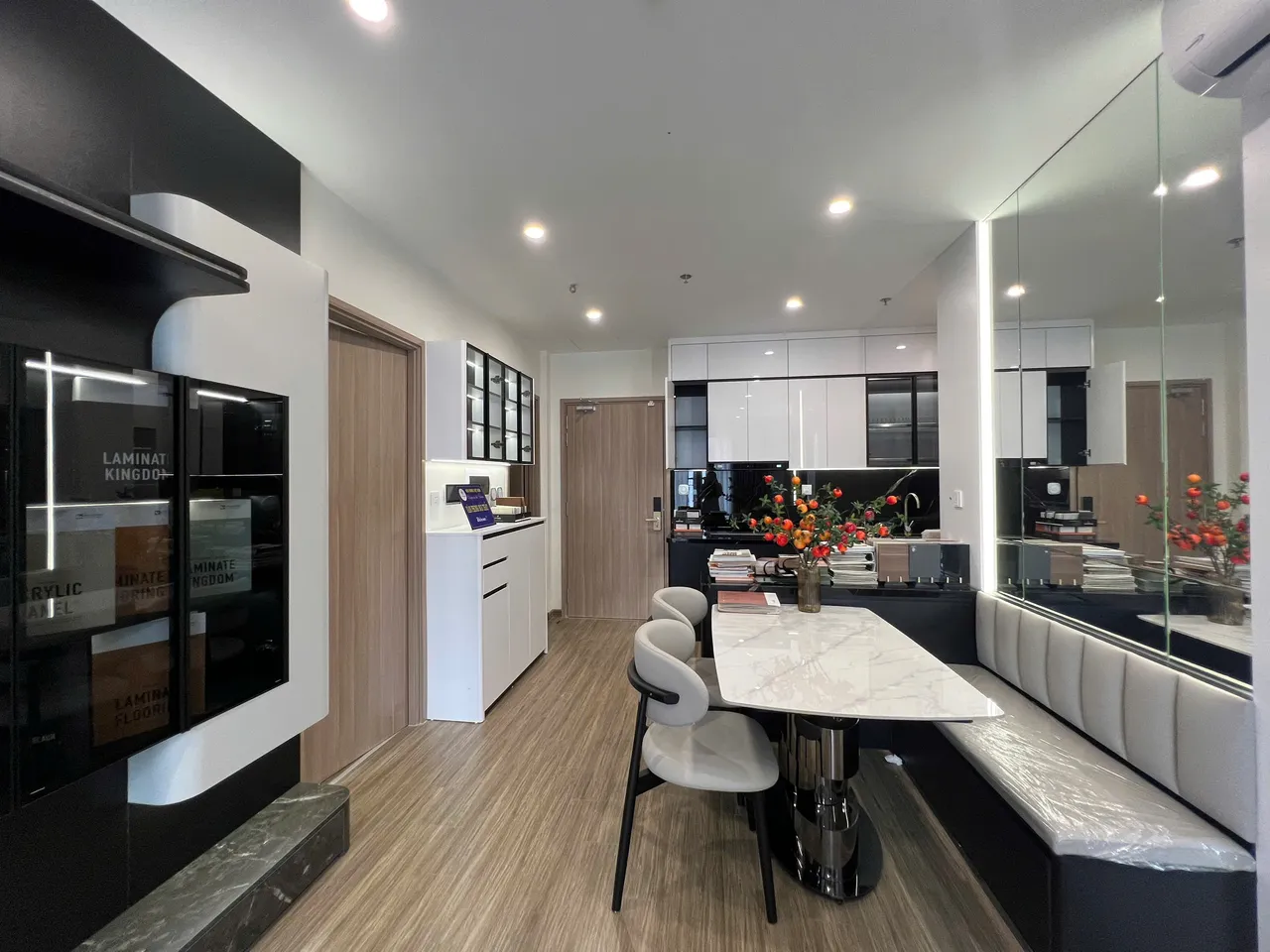 Căn 2PN Hiện đại — GS5 Vinhomes Smart City — bếp – phòng ăn, hoàn thiện thực tế