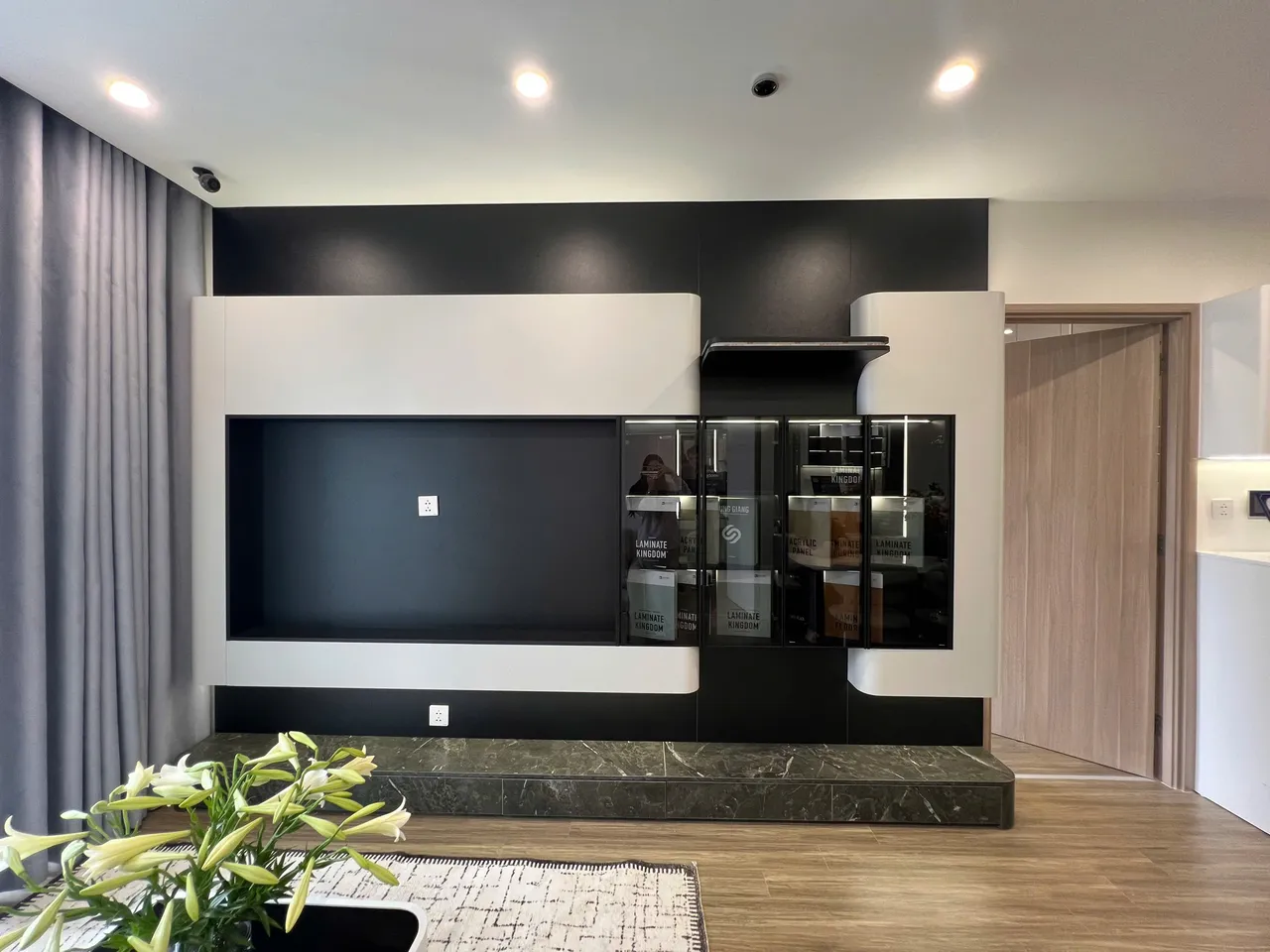 Căn 2PN Hiện đại — GS5 Vinhomes Smart City — phòng khách, hoàn thiện thực tế