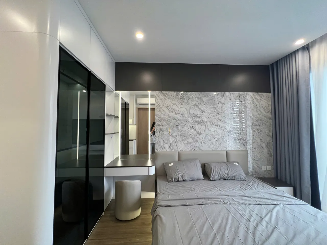 Căn 2PN Hiện đại — GS5 Vinhomes Smart City — phòng ngủ master, hoàn thiện thực tế