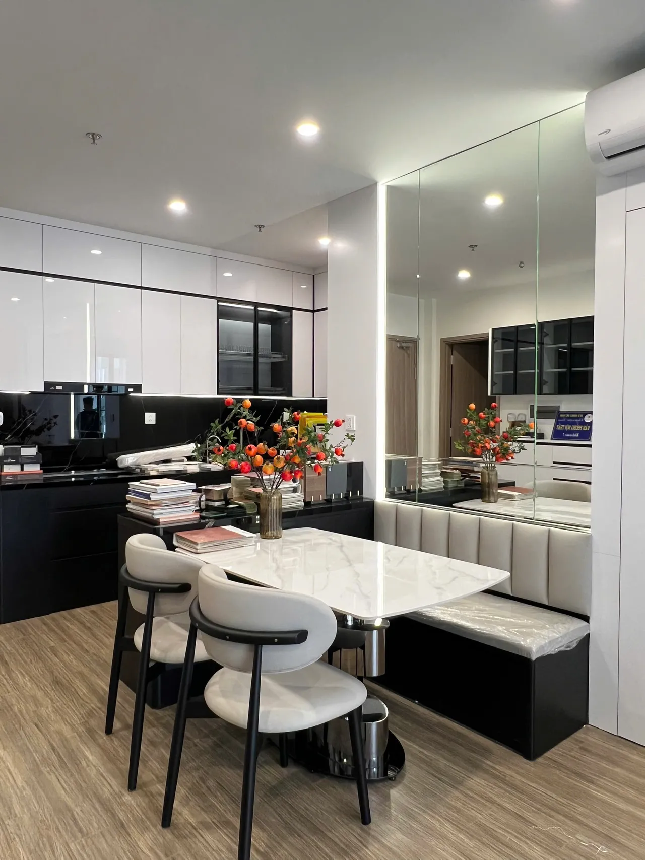 Căn 2PN Hiện đại — GS5 Vinhomes Smart City — bếp – phòng ăn, hoàn thiện thực tế