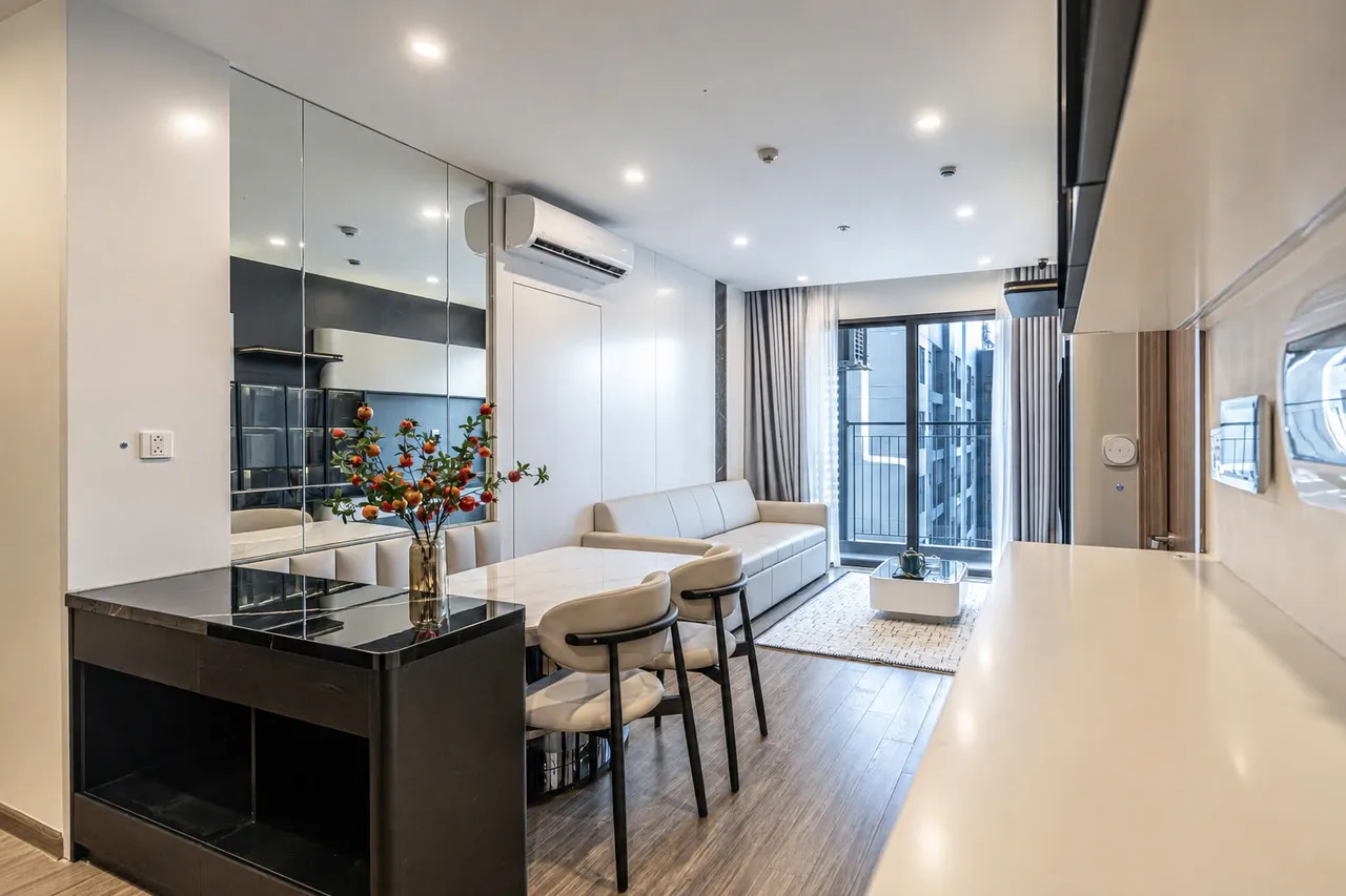 Căn 2PN Hiện đại — GS5 Vinhomes Smart City — bếp – phòng ăn, hoàn thiện thực tế