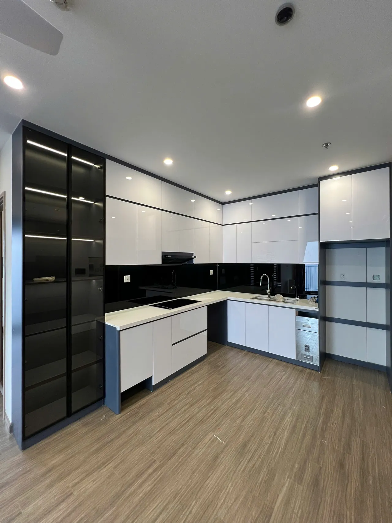 Căn 3PN Hiện đại — GS6 Vinhomes Smart City — bếp – phòng ăn, hoàn thiện thực tế