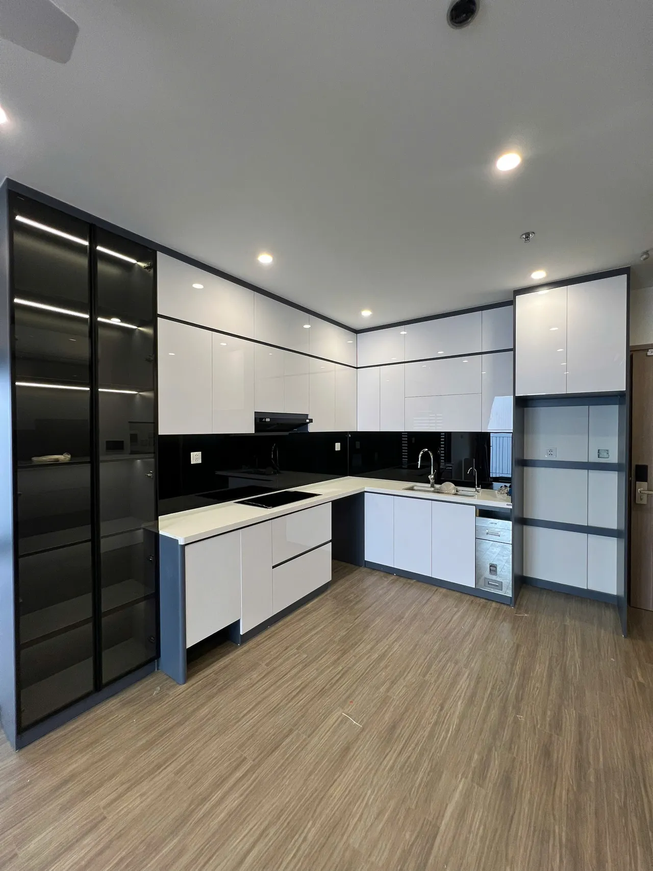 Căn 3PN Hiện đại — GS6 Vinhomes Smart City — bếp – phòng ăn, hoàn thiện thực tế