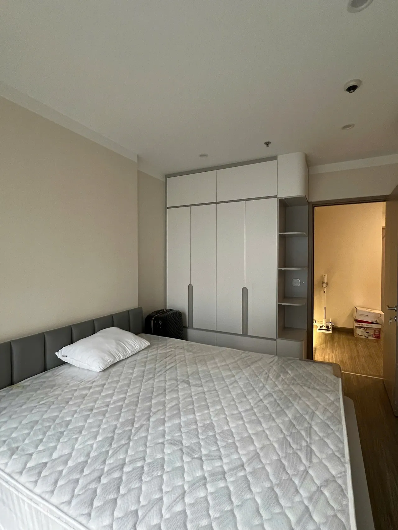 Căn 2PN Hiện đại — GS6 Vinhomes Smart City — phòng ngủ master, hoàn thiện thực tế