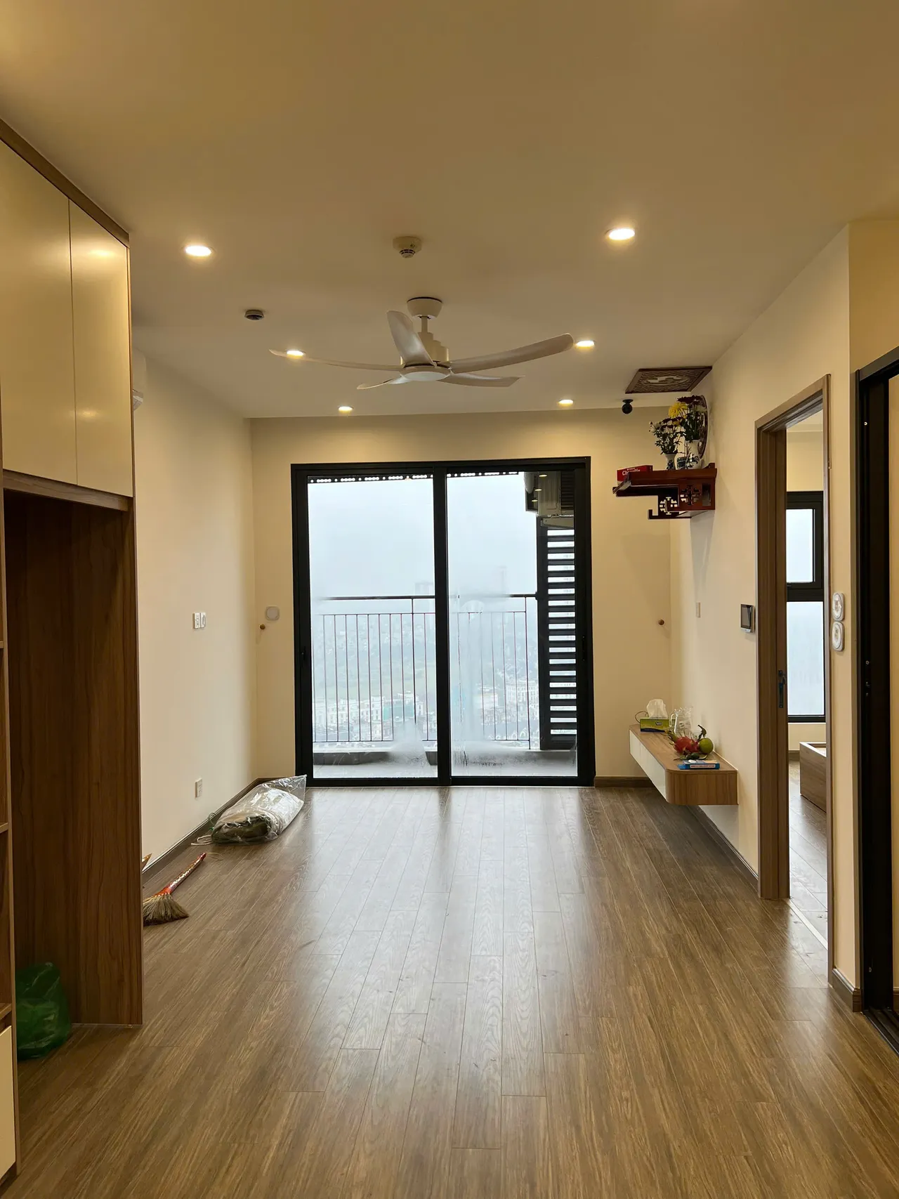 Căn 2PN Hiện đại — GS6 Vinhomes Smart City — phòng khách, hoàn thiện thực tế