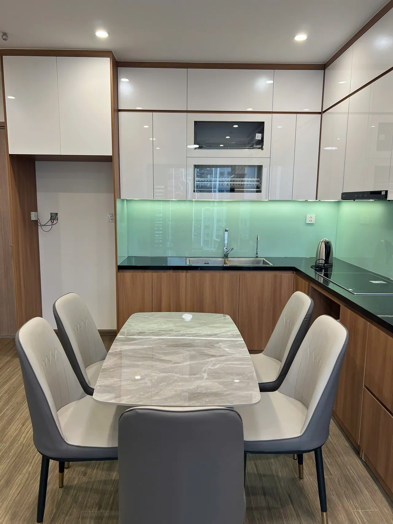 Căn 1PN Hiện đại — GS6 Vinhomes Smart City — bếp – phòng ăn, hoàn thiện thực tế