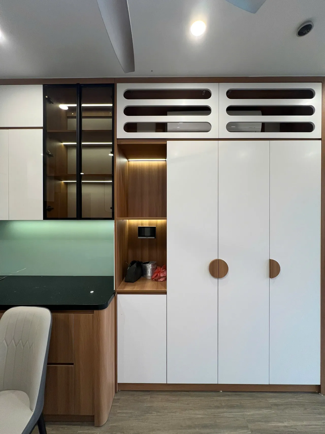 Căn 1PN Hiện đại — GS6 Vinhomes Smart City — bếp – phòng ăn, hoàn thiện thực tế