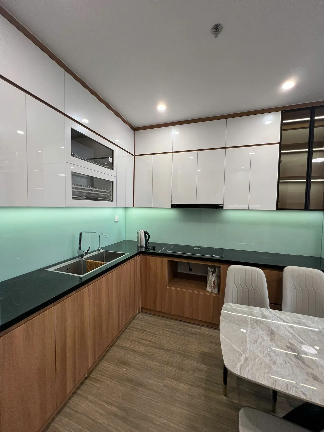 Căn 1PN Hiện đại — GS6 Vinhomes Smart City — bếp – phòng ăn, hoàn thiện thực tế