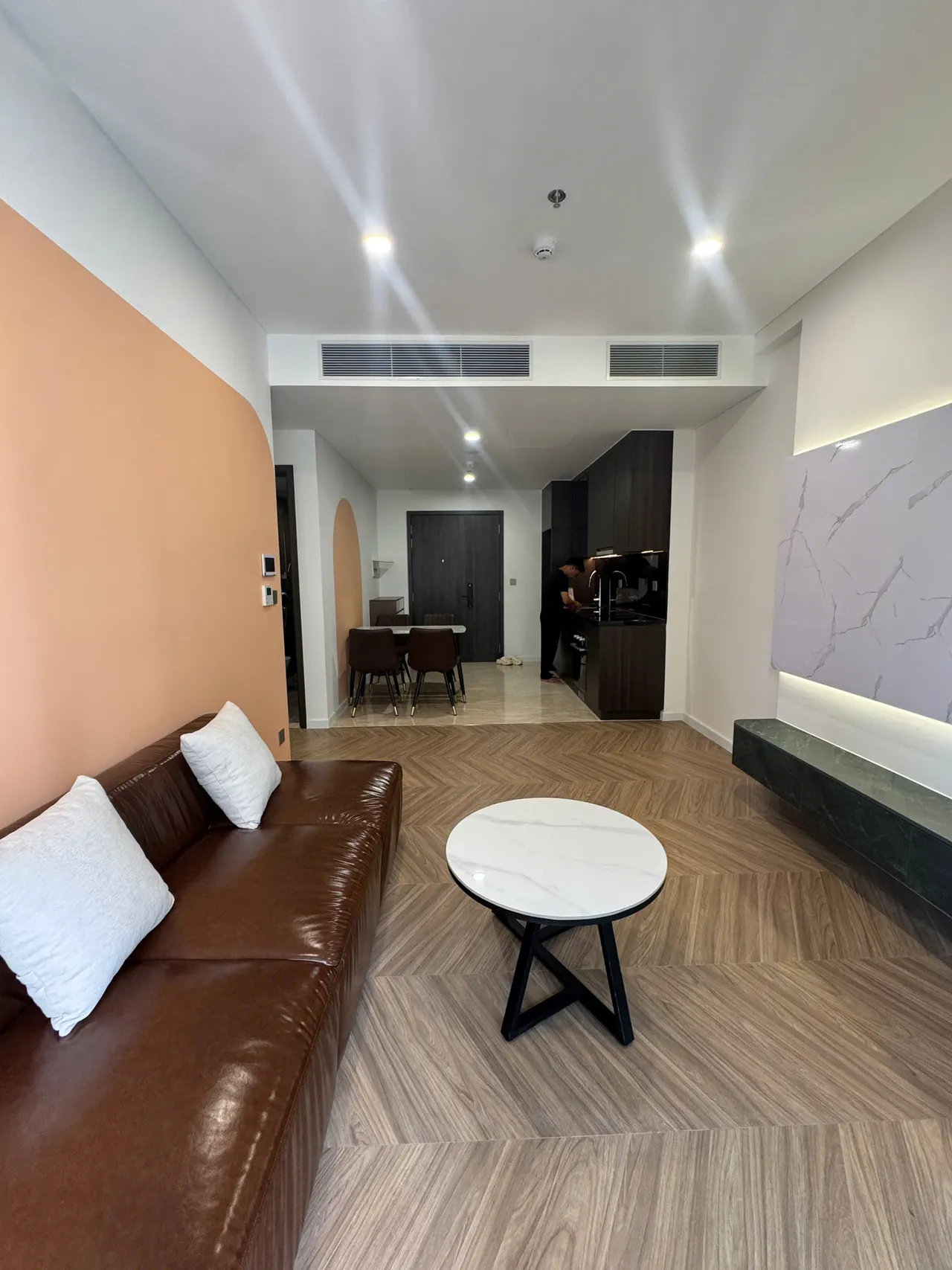 Căn 2PN Hiện đại — Lumière Evergreen toà A2 — phòng khách, hoàn thiện thực tế
