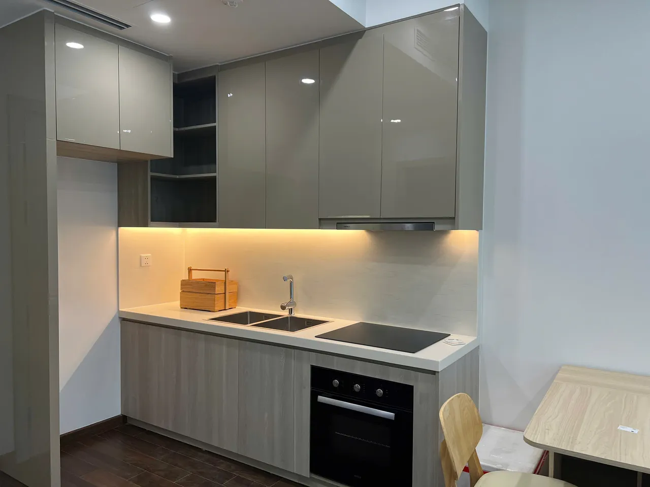 Căn 2PN Hiện đại — Masterise — bếp – phòng ăn, hoàn thiện thực tế