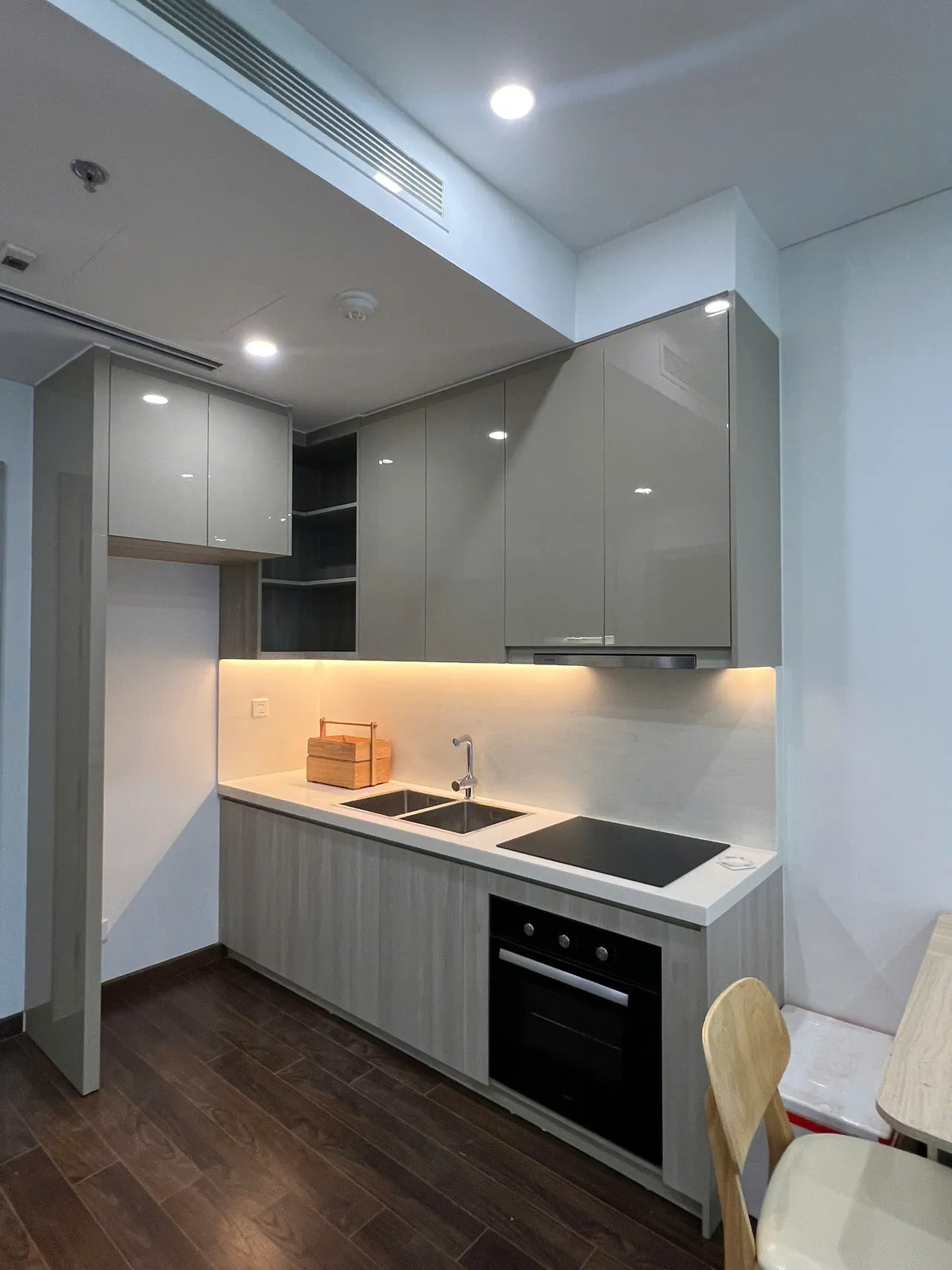 Căn 2PN Hiện đại — Masterise — bếp – phòng ăn, hoàn thiện thực tế