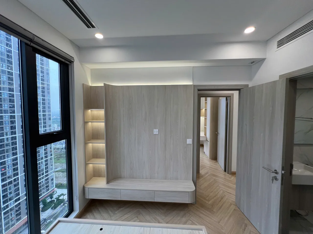 Mẫu nội thất Hiện đại — Masterise — phòng ngủ 2, hoàn thiện thực tế