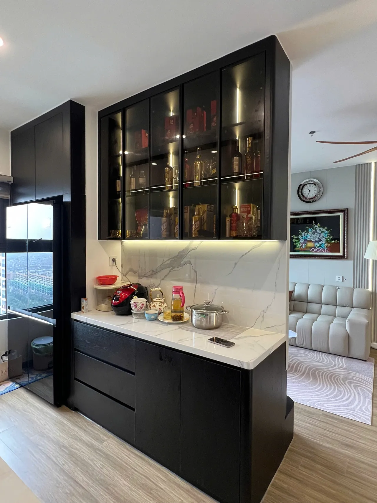 Căn 1PN Hiện đại — SA1 Vinhomes Smart City — bếp – phòng ăn, hoàn thiện thực tế