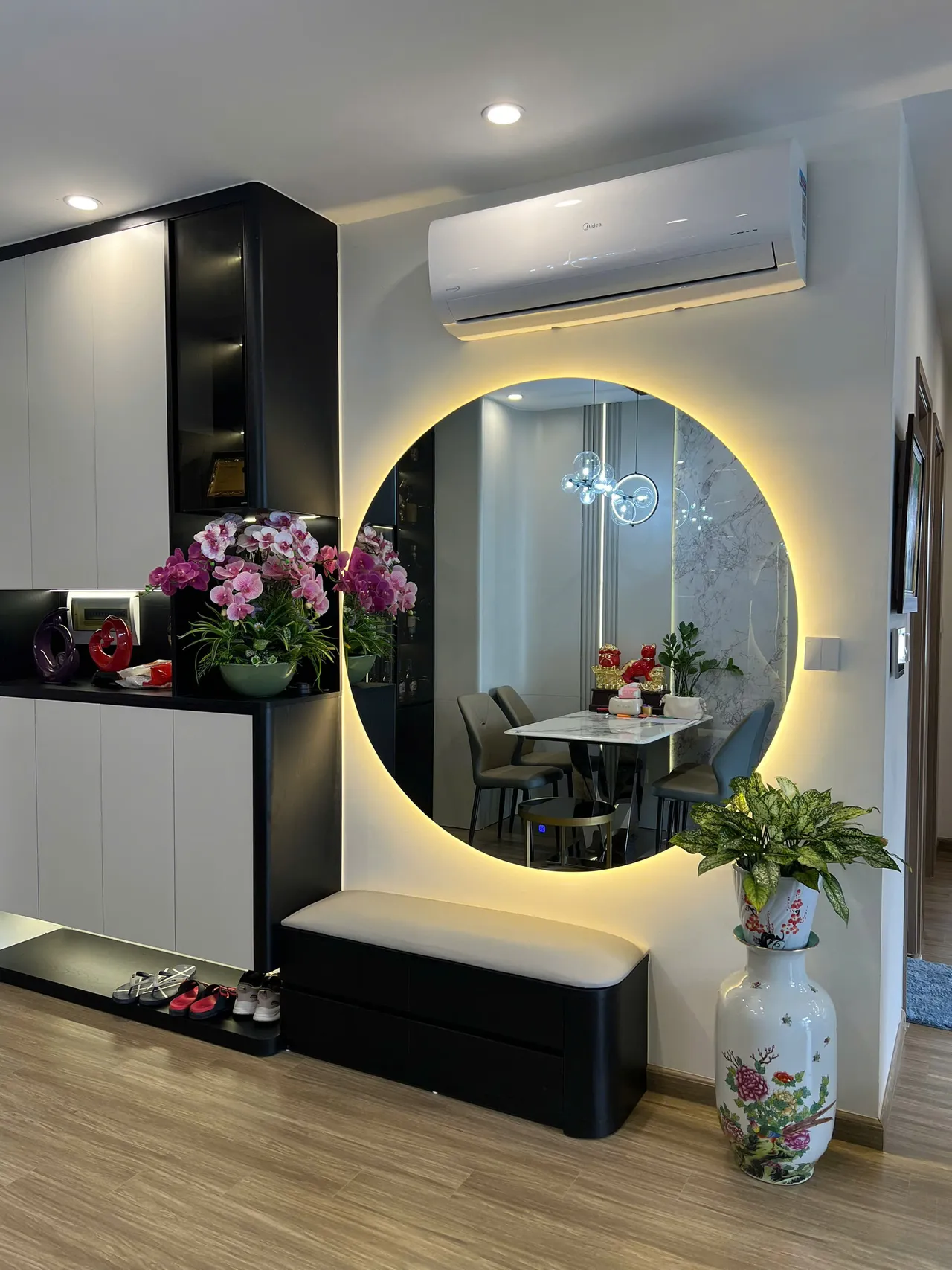 Căn 1PN Hiện đại — SA1 Vinhomes Smart City — sảnh – lối vào, hoàn thiện thực tế
