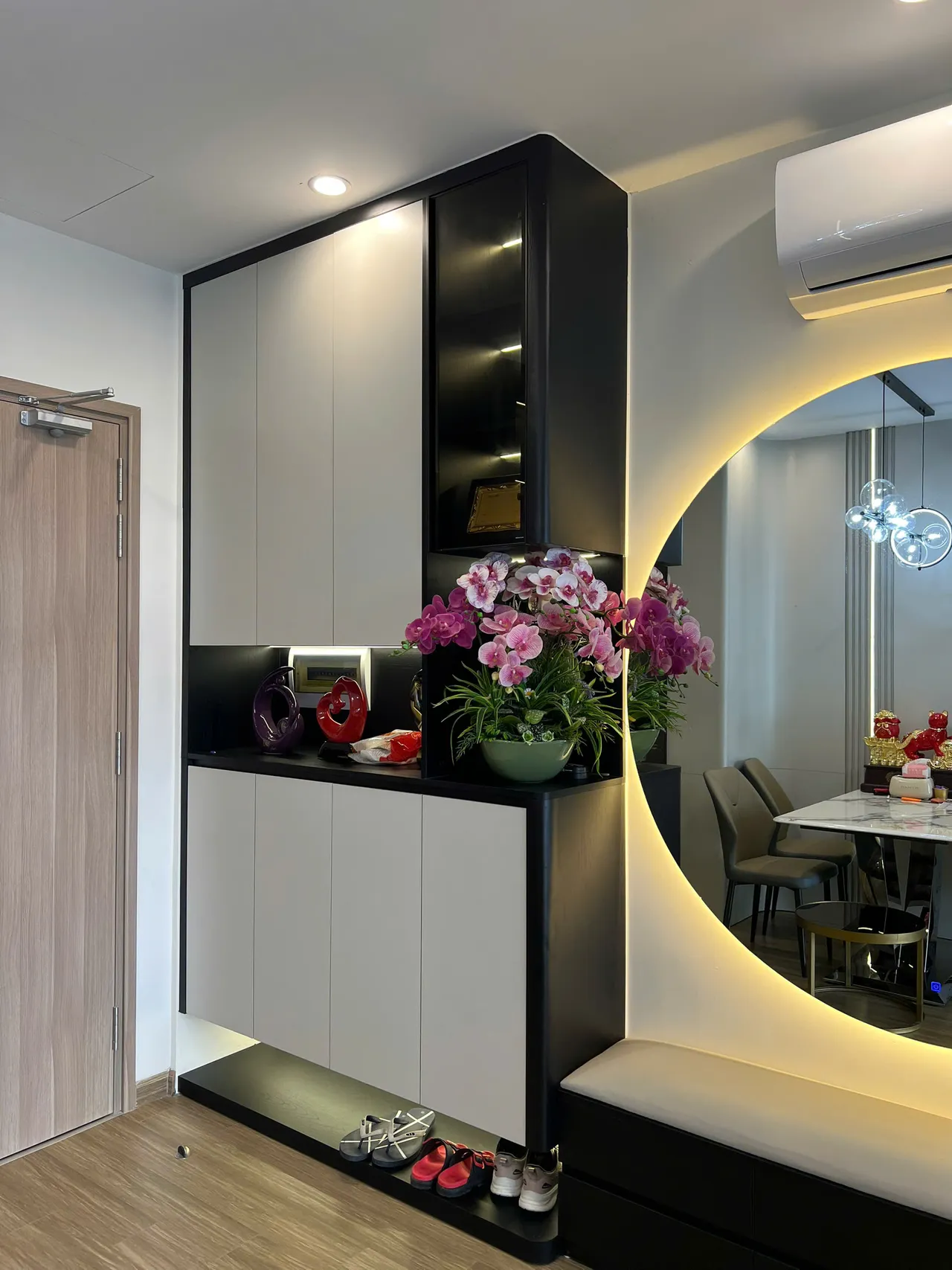Căn 1PN Hiện đại — SA1 Vinhomes Smart City — sảnh – lối vào, hoàn thiện thực tế