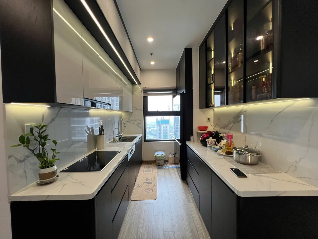 Căn 1PN Hiện đại — SA1 Vinhomes Smart City — bếp – phòng ăn, hoàn thiện thực tế