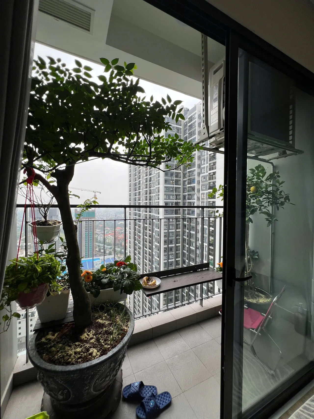Căn 2PN Hiện đại — SA1 Vinhomes Smart City — ban công – lô gia, hoàn thiện thực tế