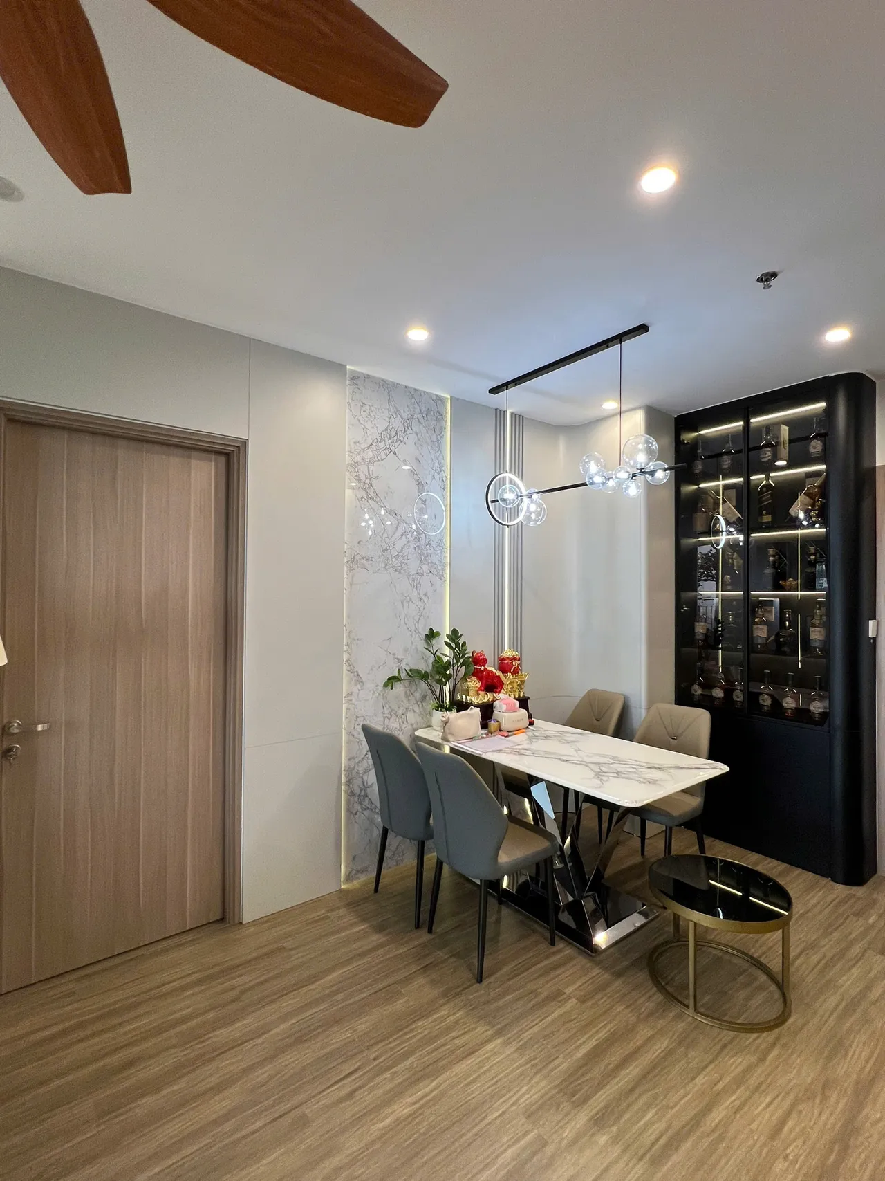 Căn 2PN Hiện đại — SA1 Vinhomes Smart City — bếp – phòng ăn, hoàn thiện thực tế