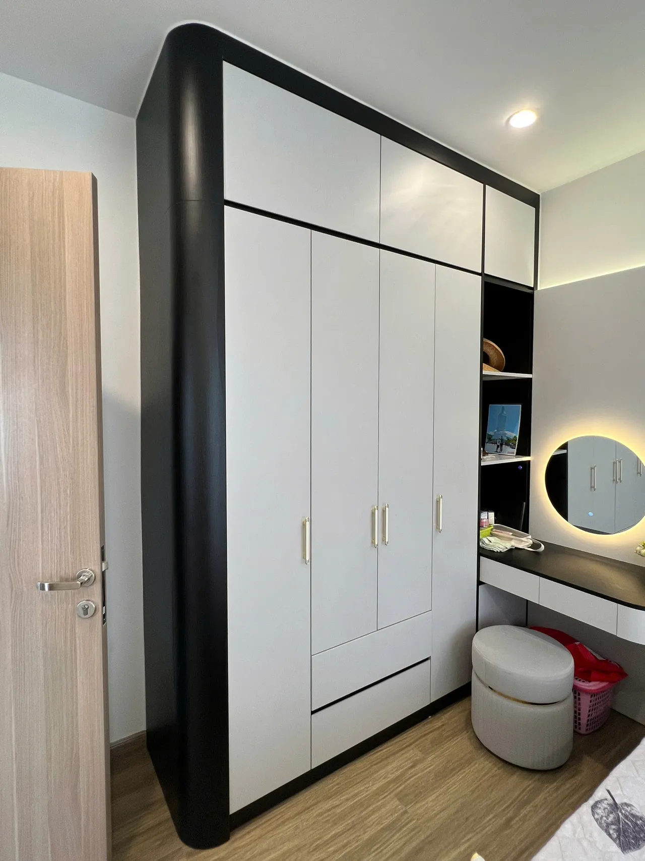 Căn 2PN Hiện đại — SA1 Vinhomes Smart City — phòng ngủ master, hoàn thiện thực tế