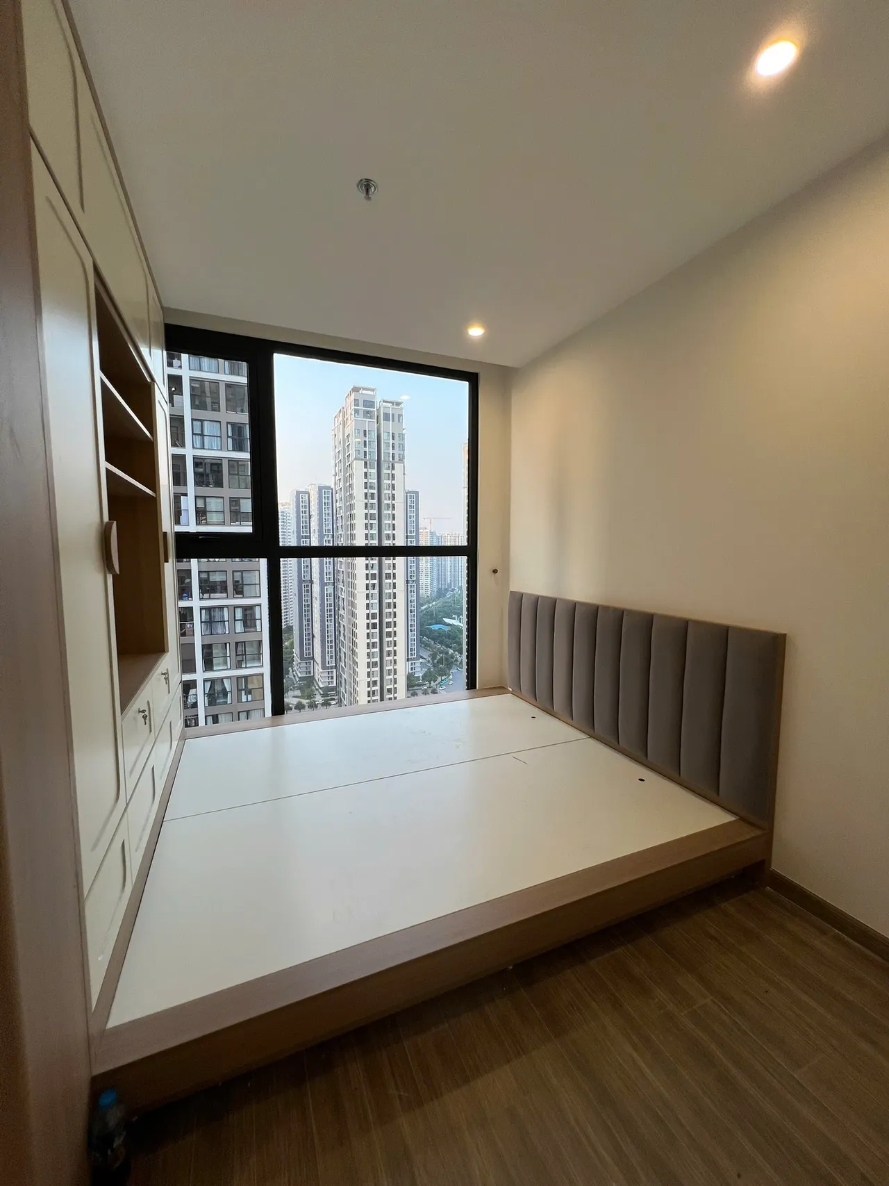 Căn 2PN Hiện đại — TC Vinhomes Smart City — phòng ngủ master, hoàn thiện thực tế