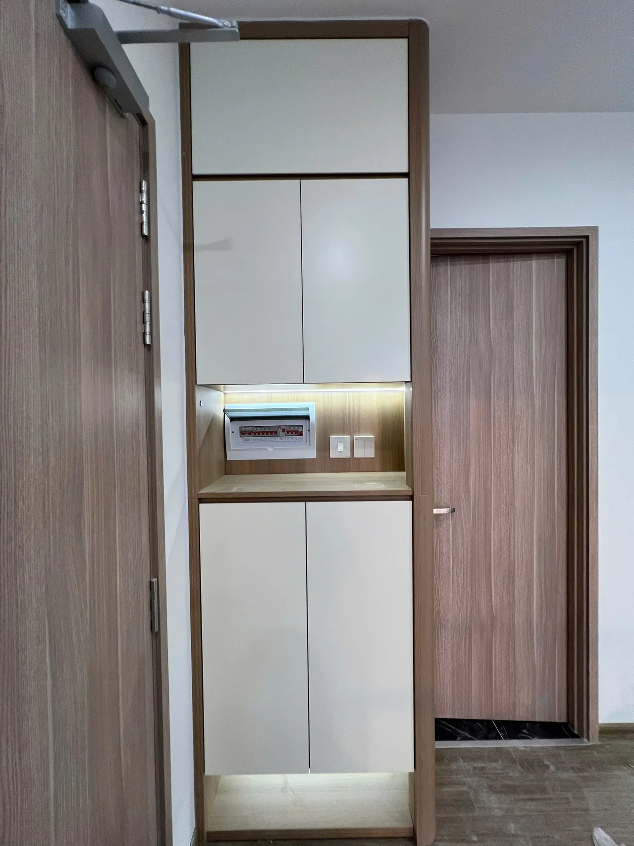 Căn 2PN Hiện đại — TC Vinhomes Smart City — sảnh – lối vào, hoàn thiện thực tế