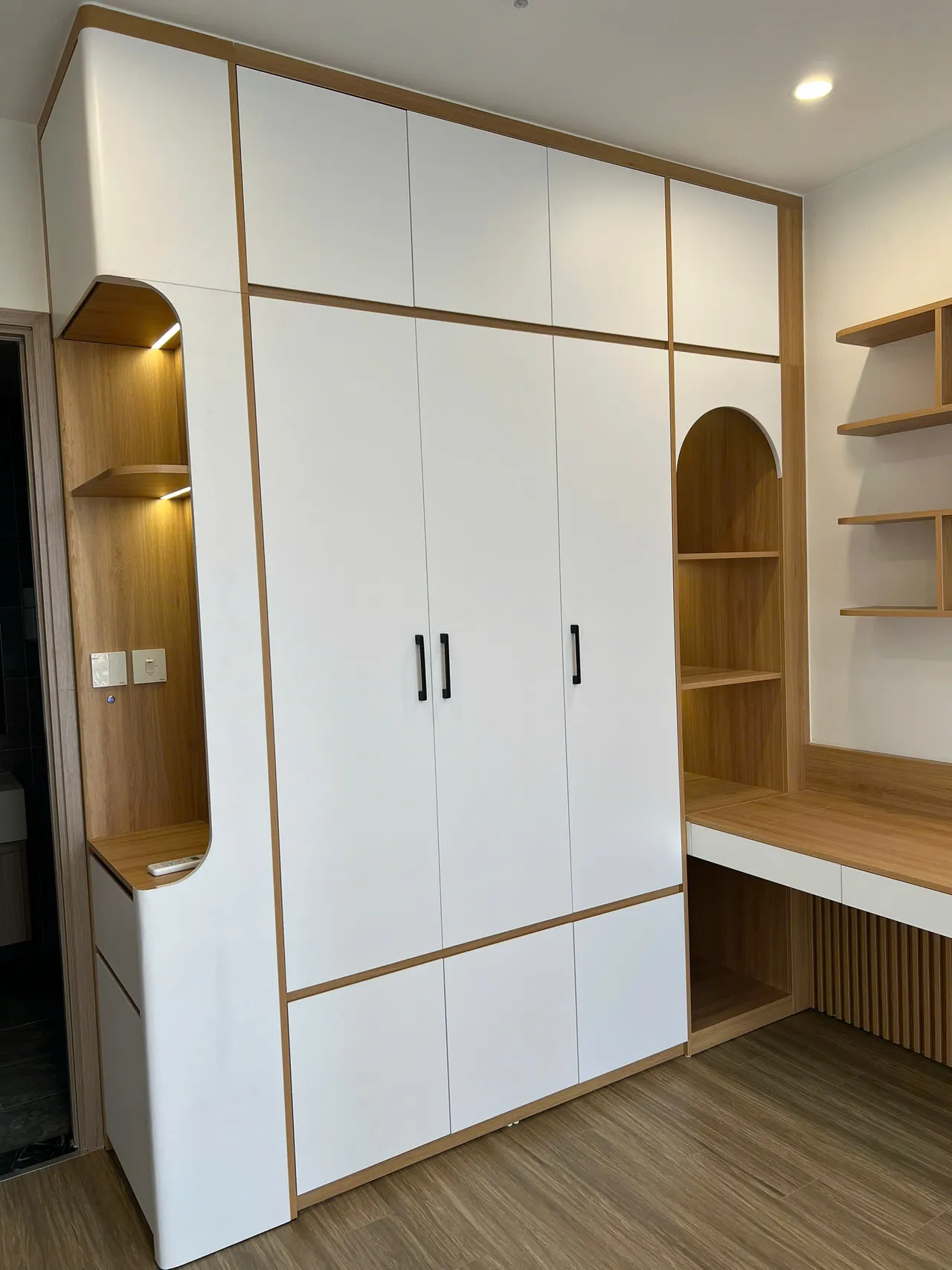 Căn 2PN Hiện đại — TC3 Vinhomes Smart City — phòng ngủ master, hoàn thiện thực tế