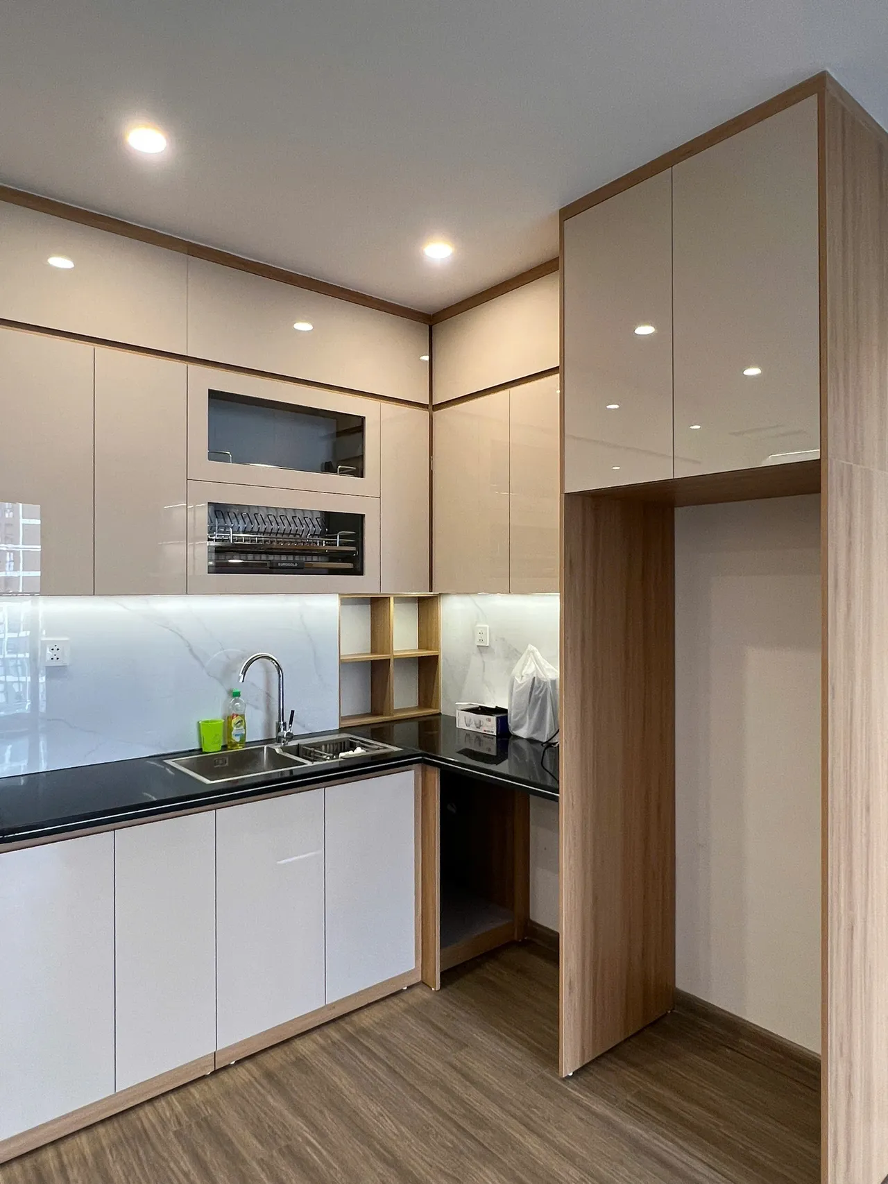 Căn 2PN Hiện đại — TC3 Vinhomes Smart City — bếp – phòng ăn, hoàn thiện thực tế