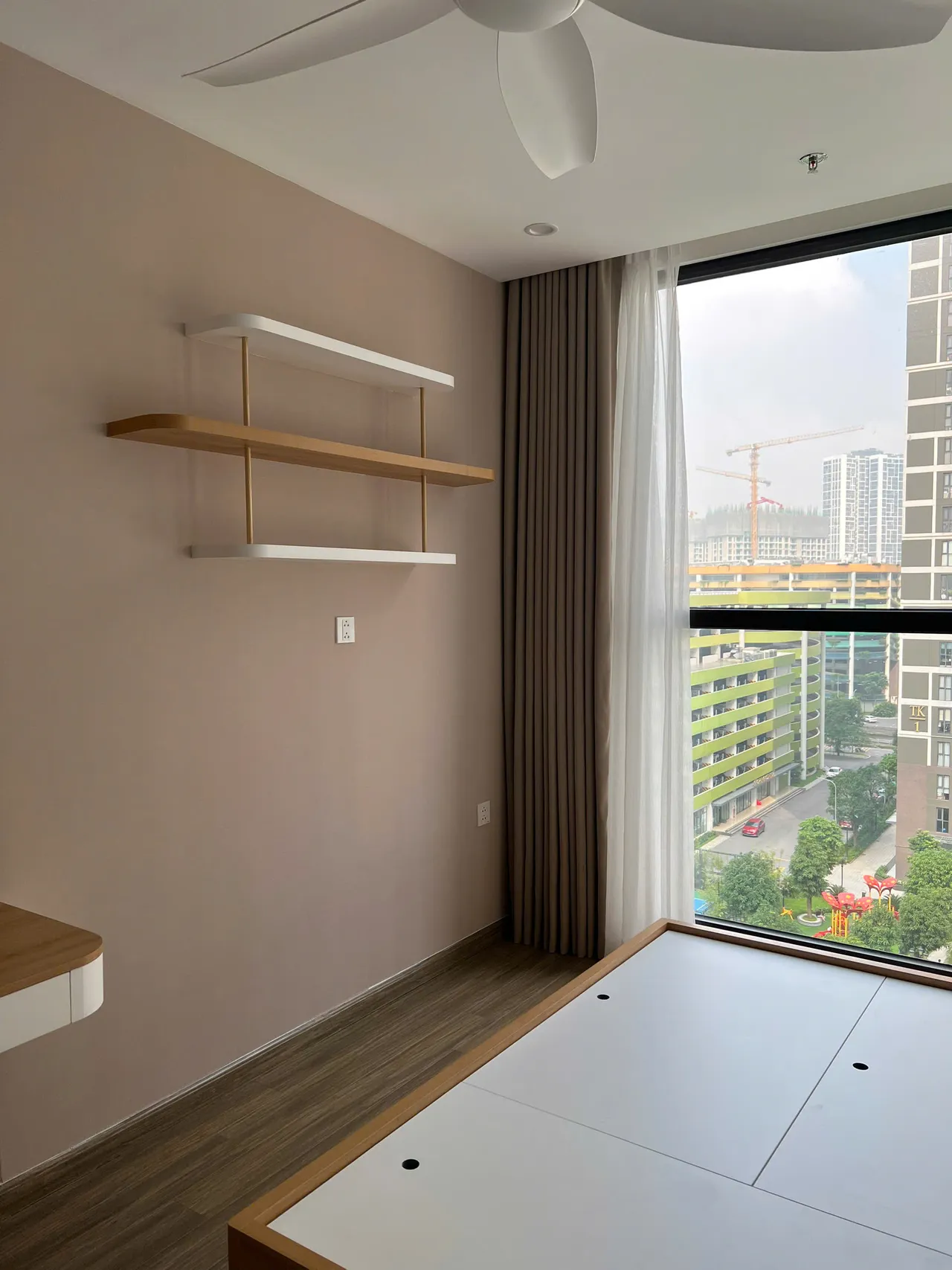 Căn 2PN Hiện đại — TC3 Vinhomes Smart City — phòng ngủ master, hoàn thiện thực tế
