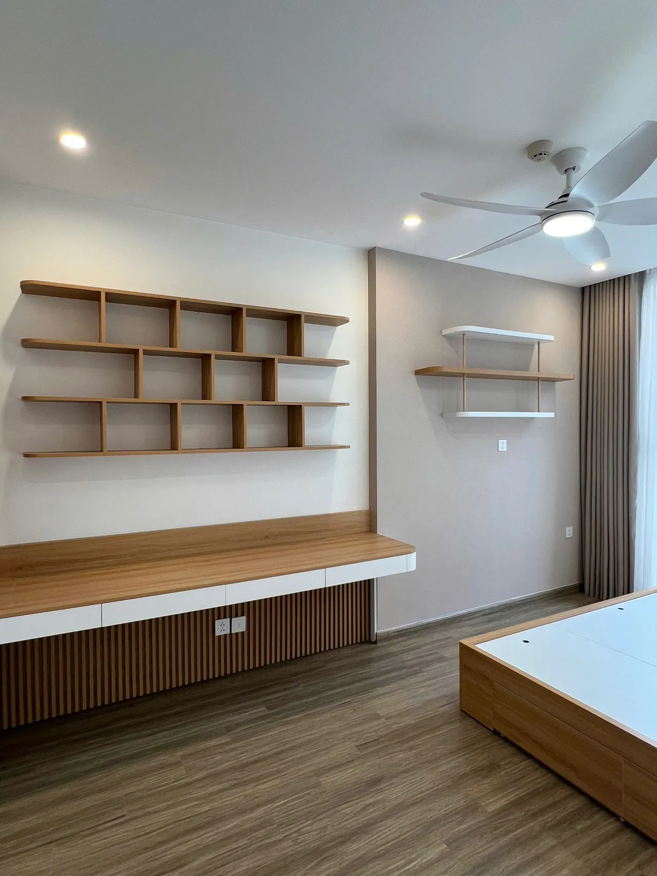 Căn 2PN Hiện đại — TC3 Vinhomes Smart City — phòng ngủ master, hoàn thiện thực tế