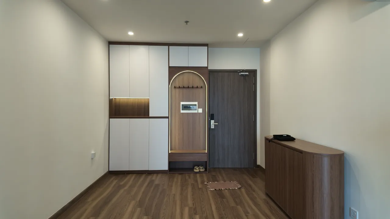 Căn 2PN Hiện đại — The Beverly BE2 Vinhomes Ocean Park — sảnh – lối vào, hoàn thiện thực tế