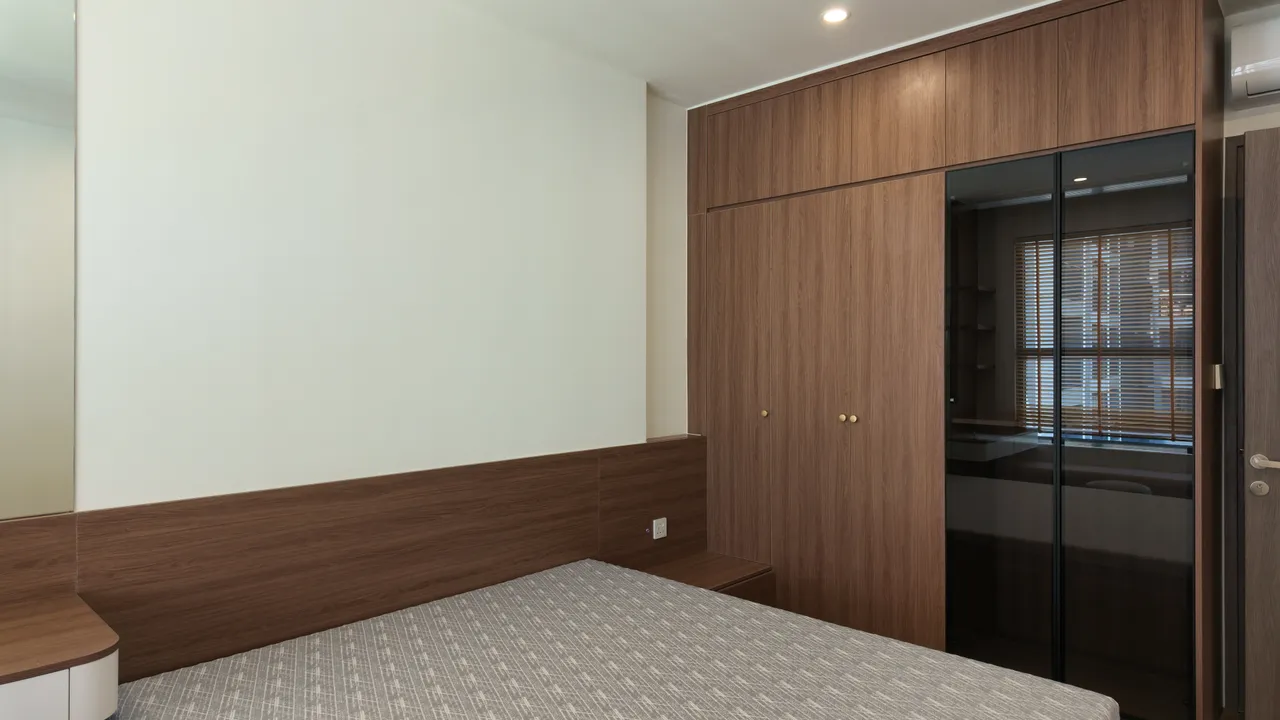 Căn 2PN Hiện đại — The Beverly BE2 Vinhomes Ocean Park — phòng ngủ master, hoàn thiện thực tế
